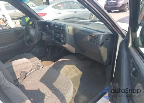 1997 Chevrolet S-10 Ls Fleetside z USA, uszkodzony, nr VIN 1GCCS19X1VK248878